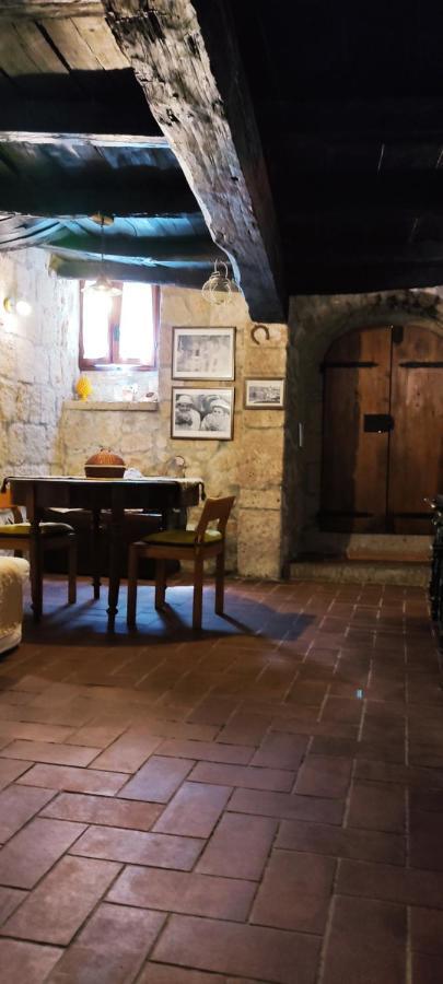 La Chascona Di Farnese Casa Di Tufo Nel Borgo Apartment Ngoại thất bức ảnh