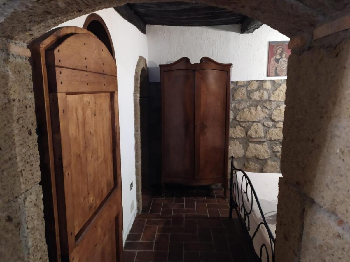 La Chascona Di Farnese Casa Di Tufo Nel Borgo Apartment Ngoại thất bức ảnh