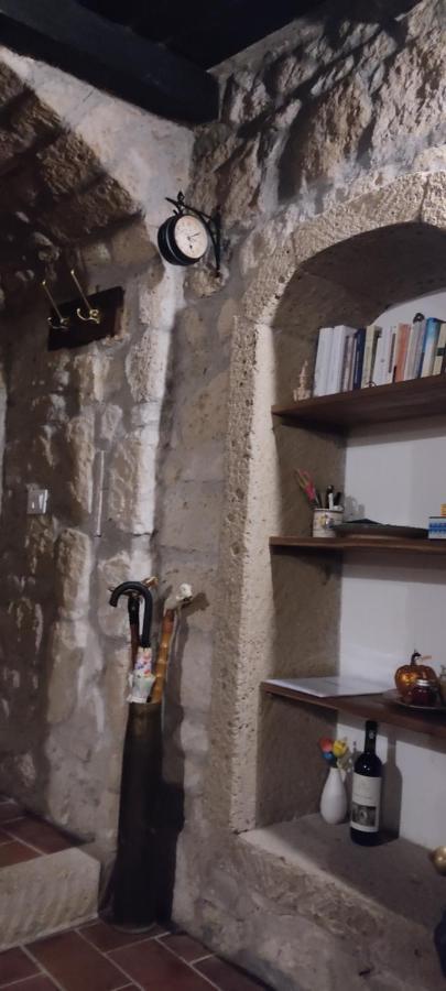 La Chascona Di Farnese Casa Di Tufo Nel Borgo Apartment Ngoại thất bức ảnh