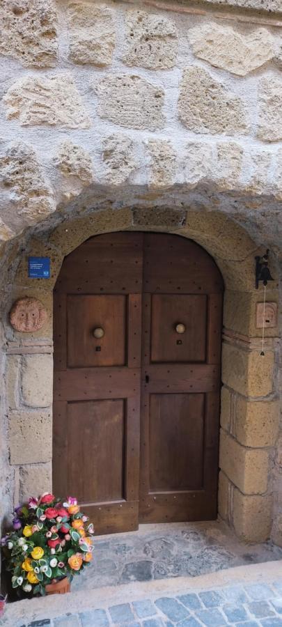La Chascona Di Farnese Casa Di Tufo Nel Borgo Apartment Ngoại thất bức ảnh